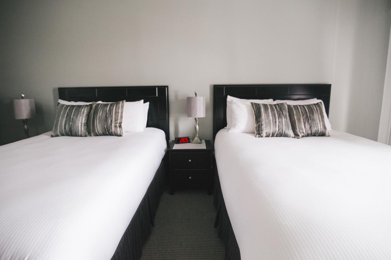 The Continental Hotel Centerville Экстерьер фото